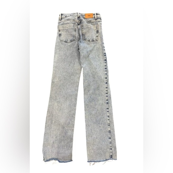Zara Jeans Womens Sz 2 Light Wash Blue Denim Distressed Ripped Straight Leg - Picture 2 of 6
